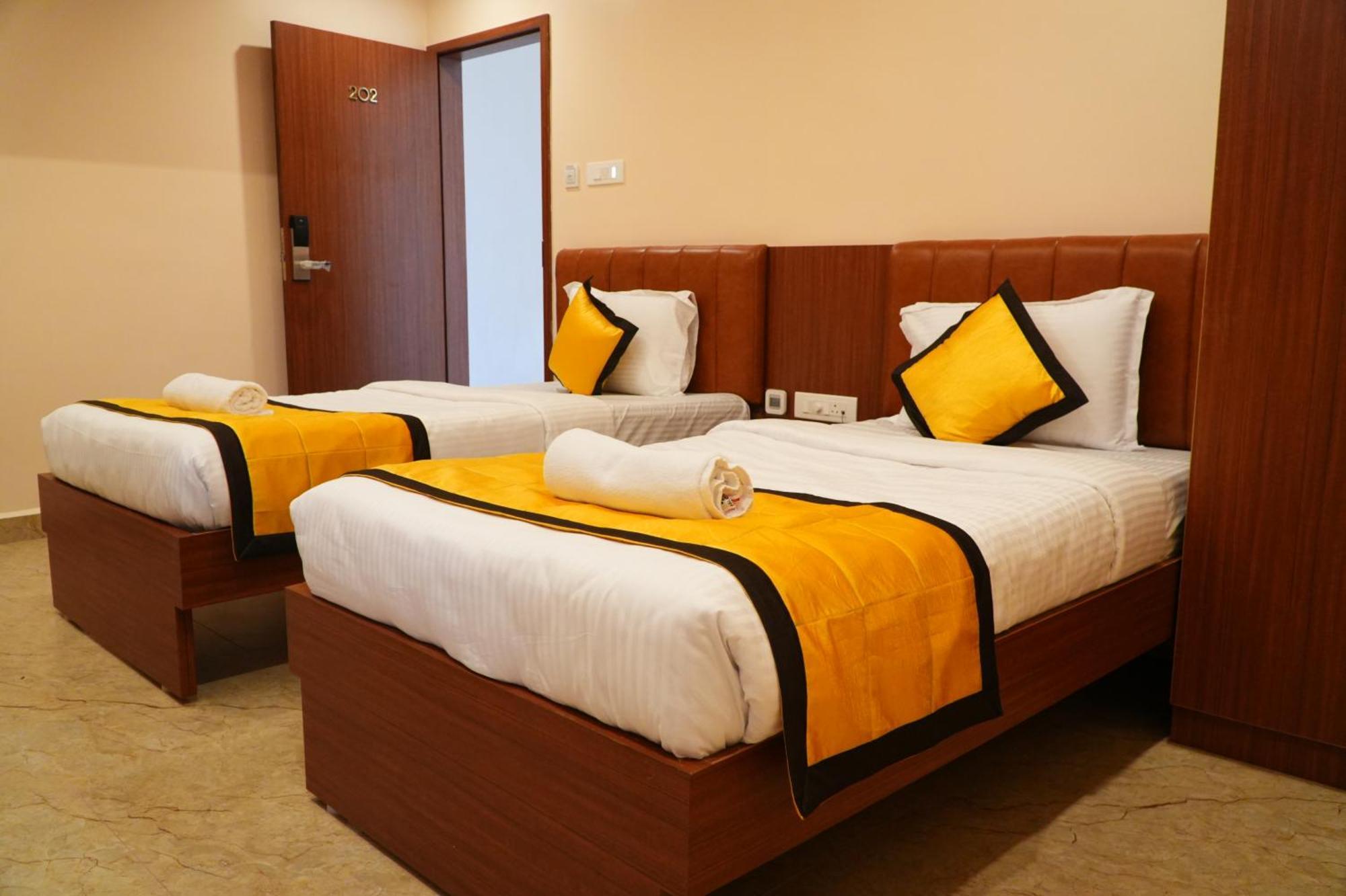 Uj Pallazzio - Business Class Luxury Hotel Тируваннамалай Экстерьер фото