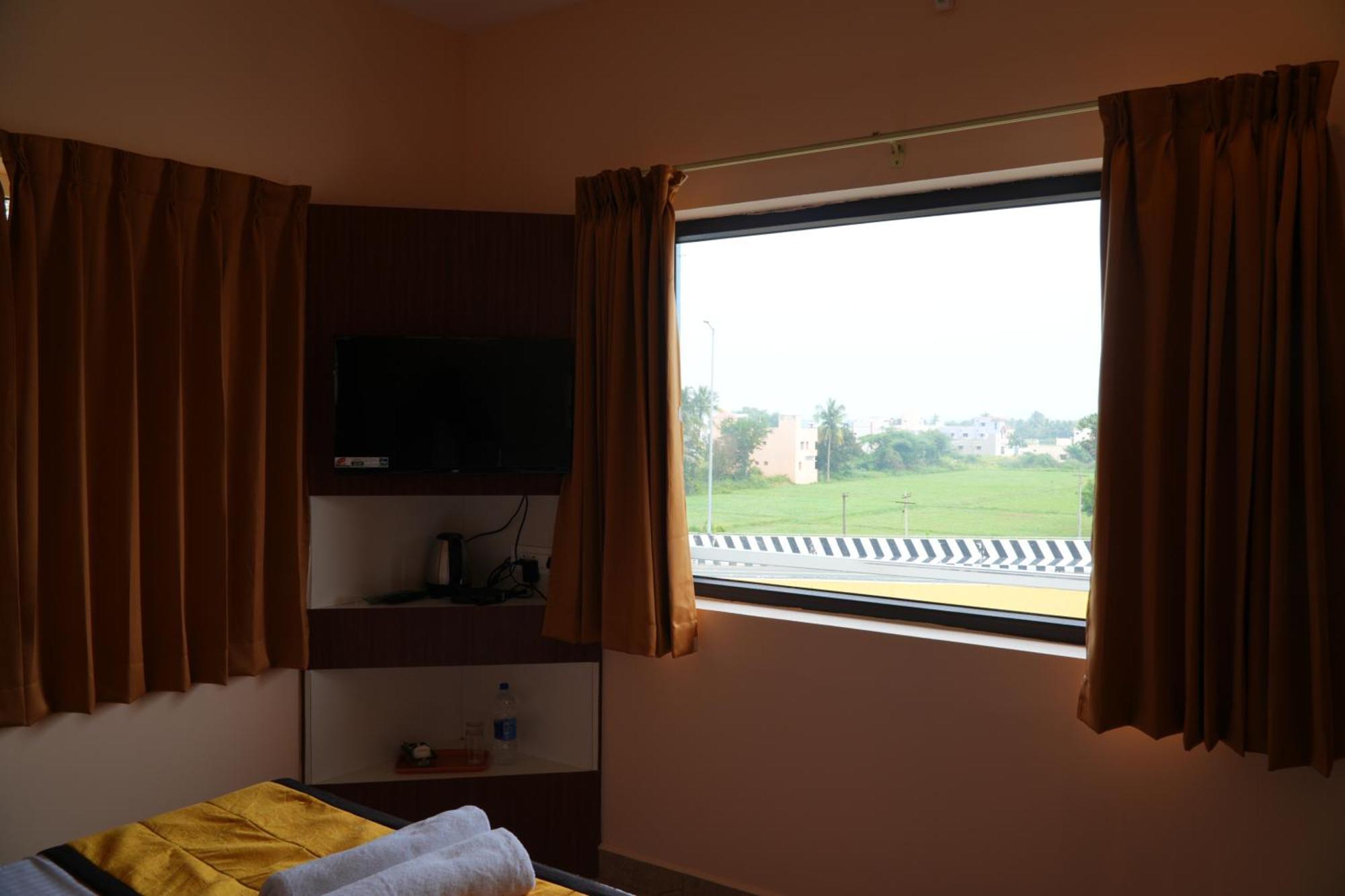 Uj Pallazzio - Business Class Luxury Hotel Тируваннамалай Экстерьер фото